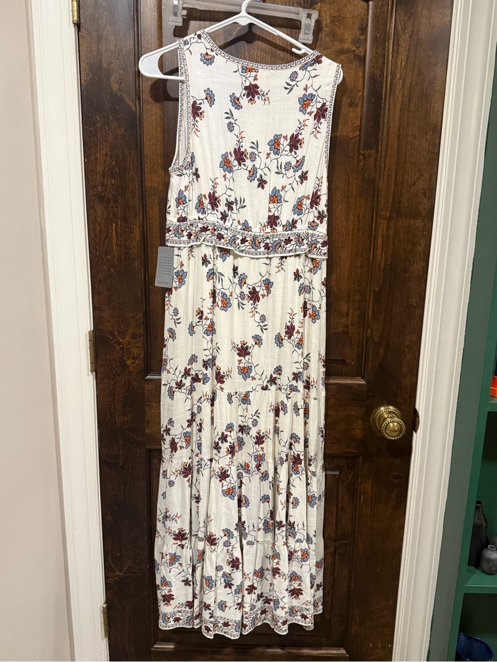 NEW WITH TAGSWomen’s Cream Floral Maxi Dress - Sleeveless V-Neck - Picture 3 of 3
